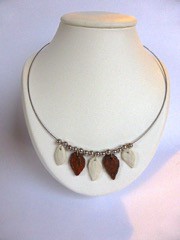 112. Keramische blaadjes € 25,00