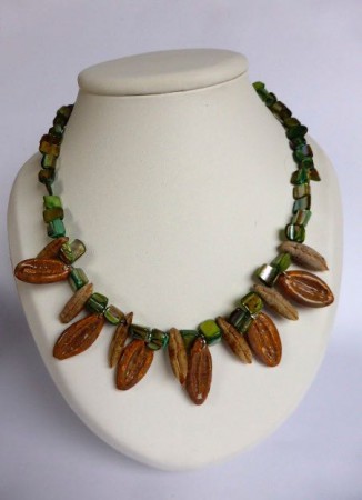 82. Dadelpit ketting € 25,00 