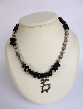 127. Zilver met bonen en pitten € 45,00